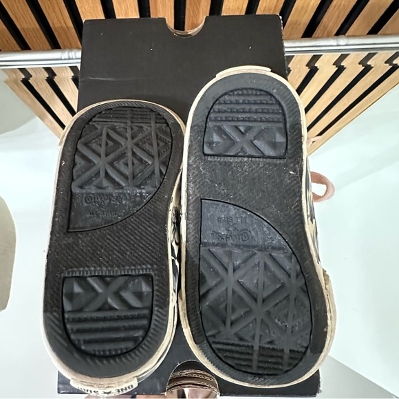 Converse One Star Ox Sneaker White and Pink  Size 6 - Picture 5 of 6